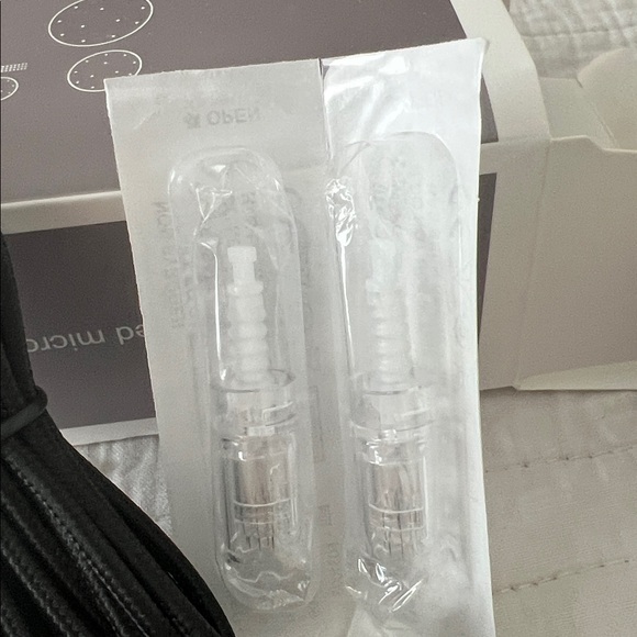 Dr. Pen Ultima A10 Microneedle System - Picture 3 of 6